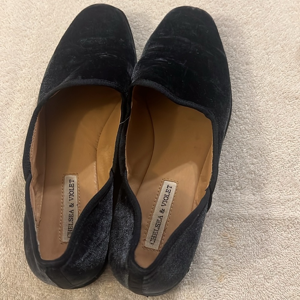 Chelsea & Violet velvet shoe - Picture 3 of 4
